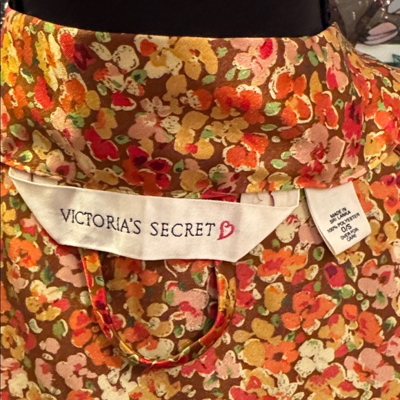 Victoria's Secret Vibrant Floral Satin Robe - One Size - Picture 2 of 8